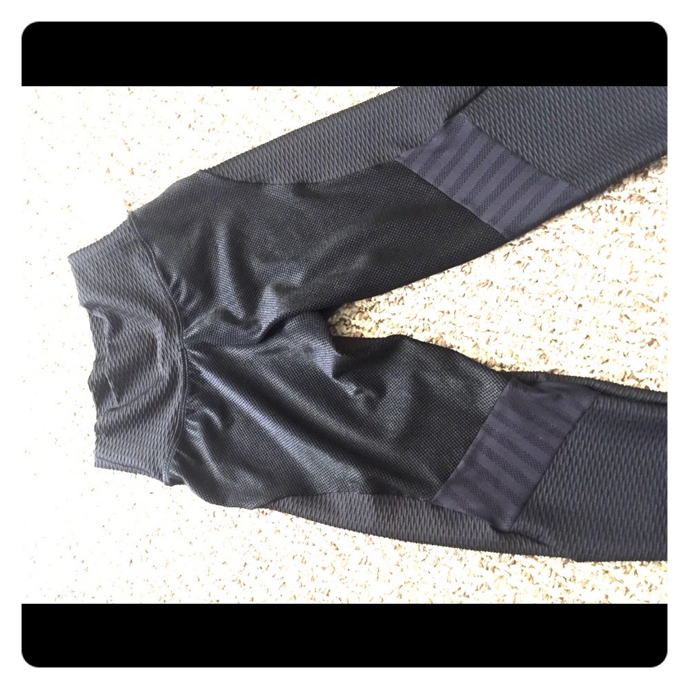 Brazilian Fitness Texture Side Mesh Leggings S/M